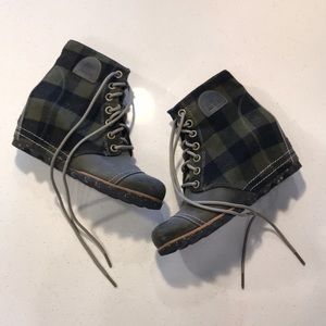 Sorel 1964 Premium Wedge Plaid Boot Size 10.5